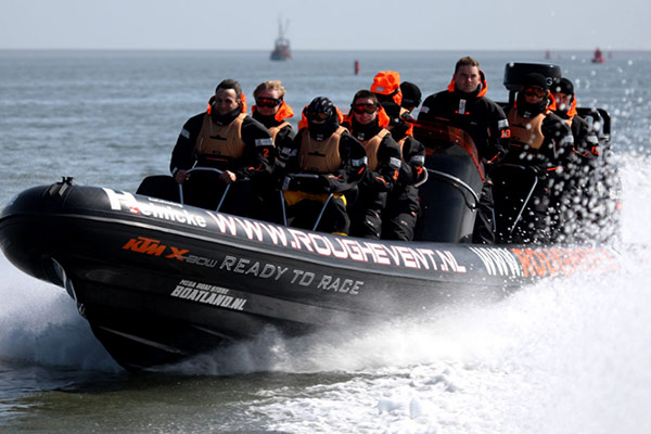Bedrijfsuitje Dropping per RIB boot